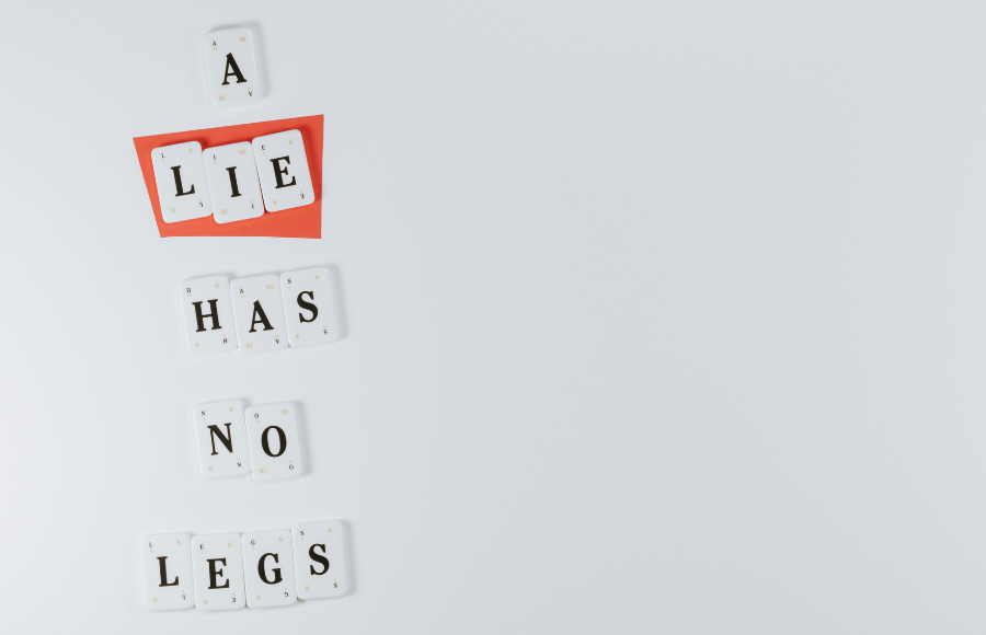 'A lie has no legs' words on what looks like a carrd deck.